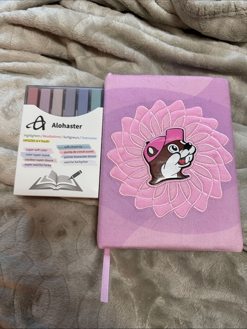Bucees Notebook and Highlighter set